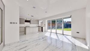 Photo 19- click for photo gallery